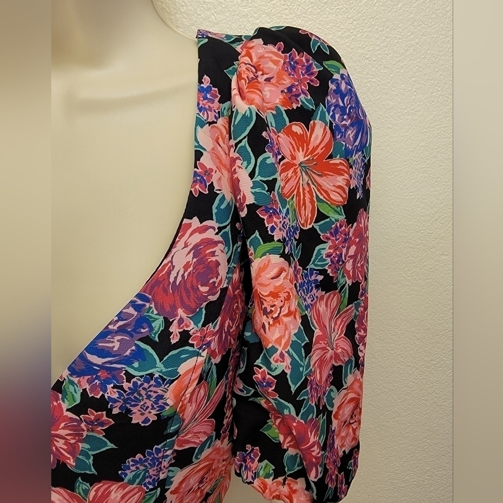 Zara Ladies Cropped Blouse - Picture 3 of 3